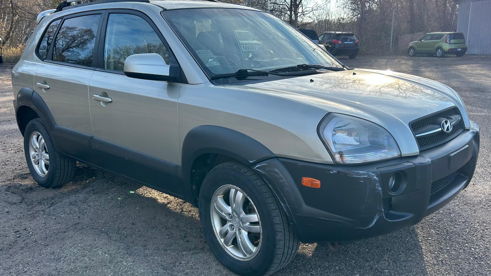 2008 Hyundai Tucson (KM8JN72D68U) , located at 17255 hwy 65 NE, Ham Lake, MN, 55304, 0.000000, 0.000000 - Photo#2